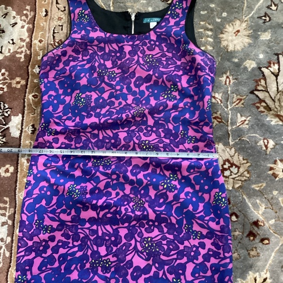 Dress - Picture 8 of 8